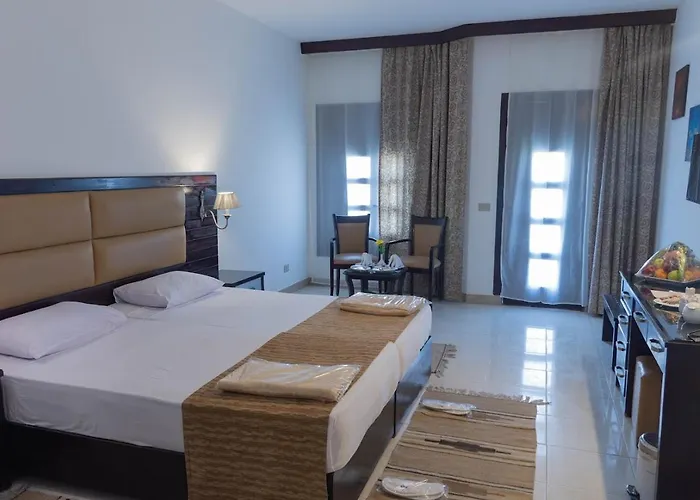 Cataract Layalina Naama Bay Sarm es-Sejk